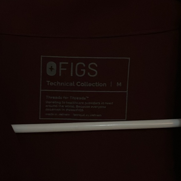 Figs Medium Rafaela Top in Burgundy - Picture 2 of 3